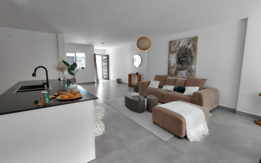 Parque Lefevre Casa Vita – casas en la ciudad En Construcción