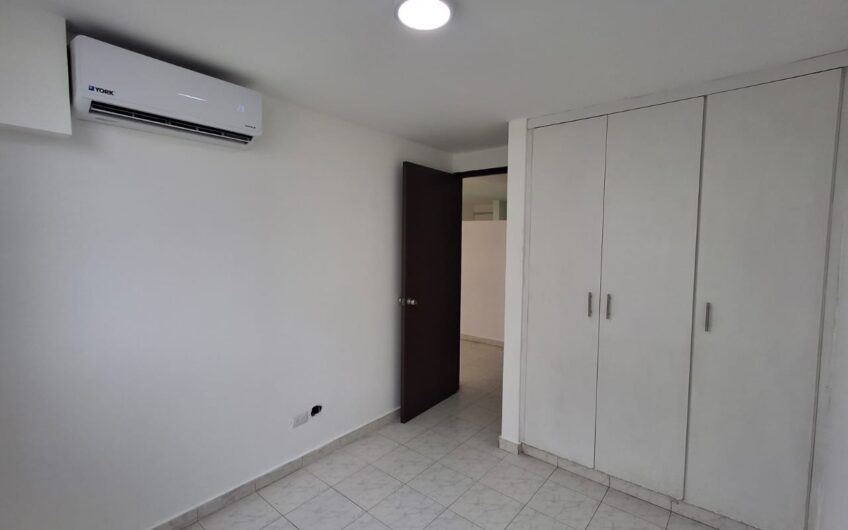 Se alquila apartamento en Campo Limberg