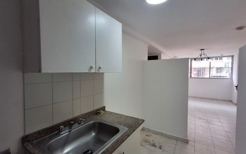 Se alquila apartamento en Campo Limberg