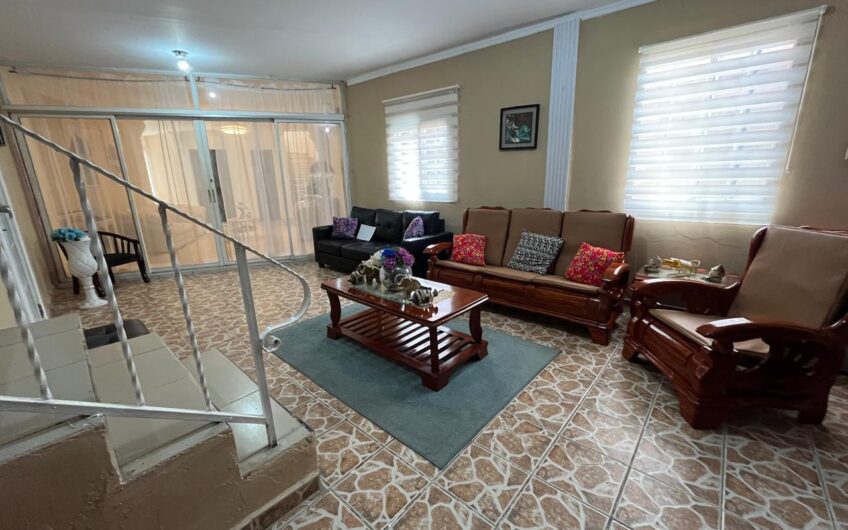 Dos casas en una: una para ti y otra para generar ingreso.