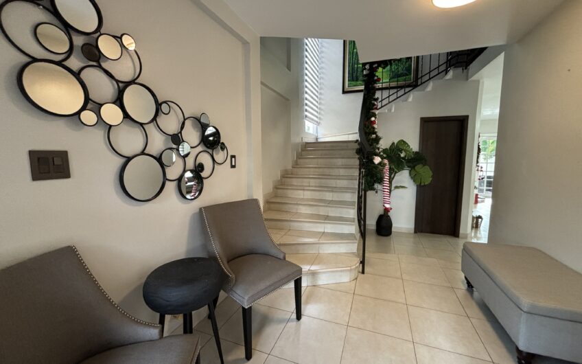 Vendo Casa en Costa Sur Villa Valencia