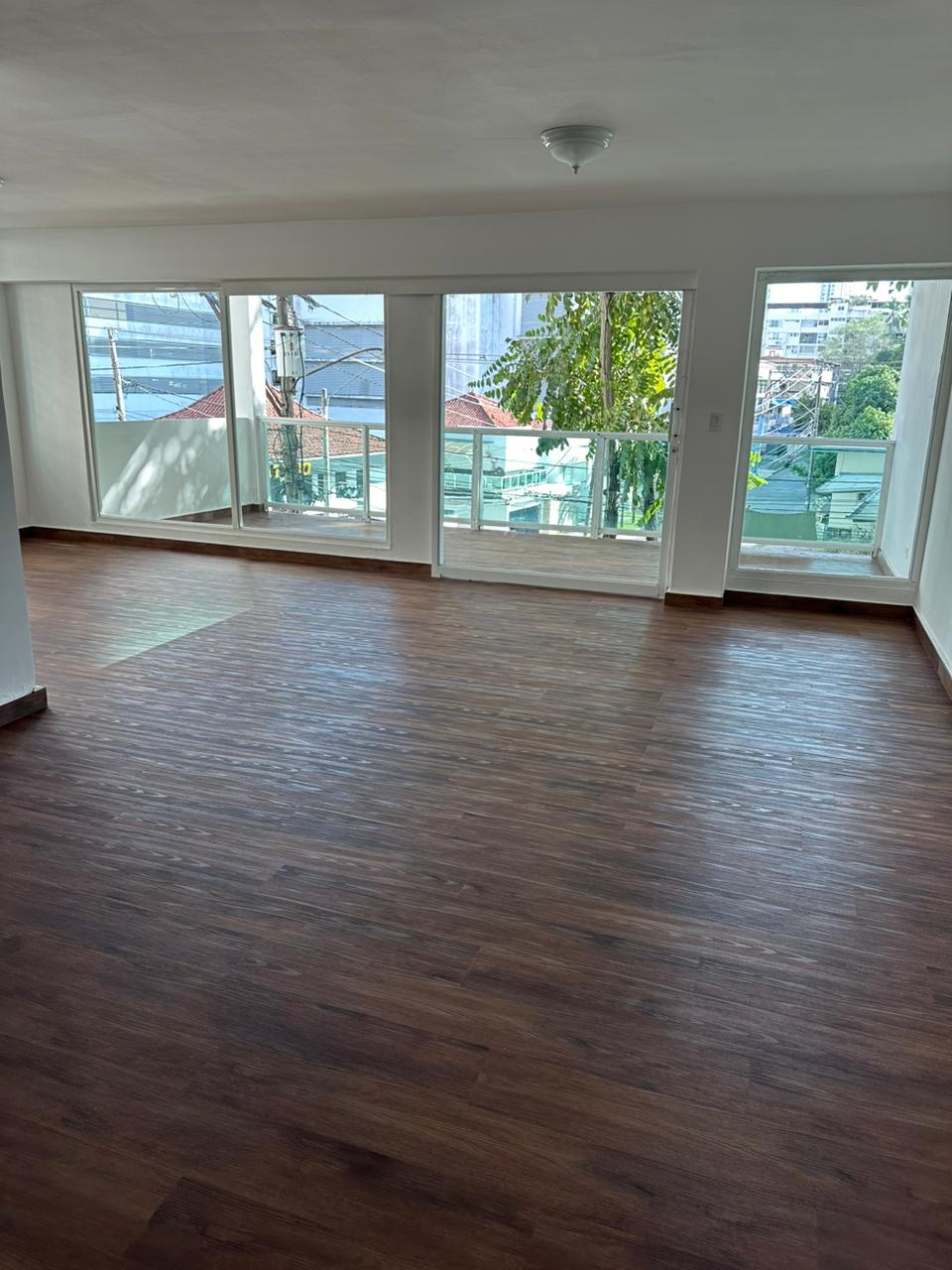 Alquilo apartamento vacío en El Carmen