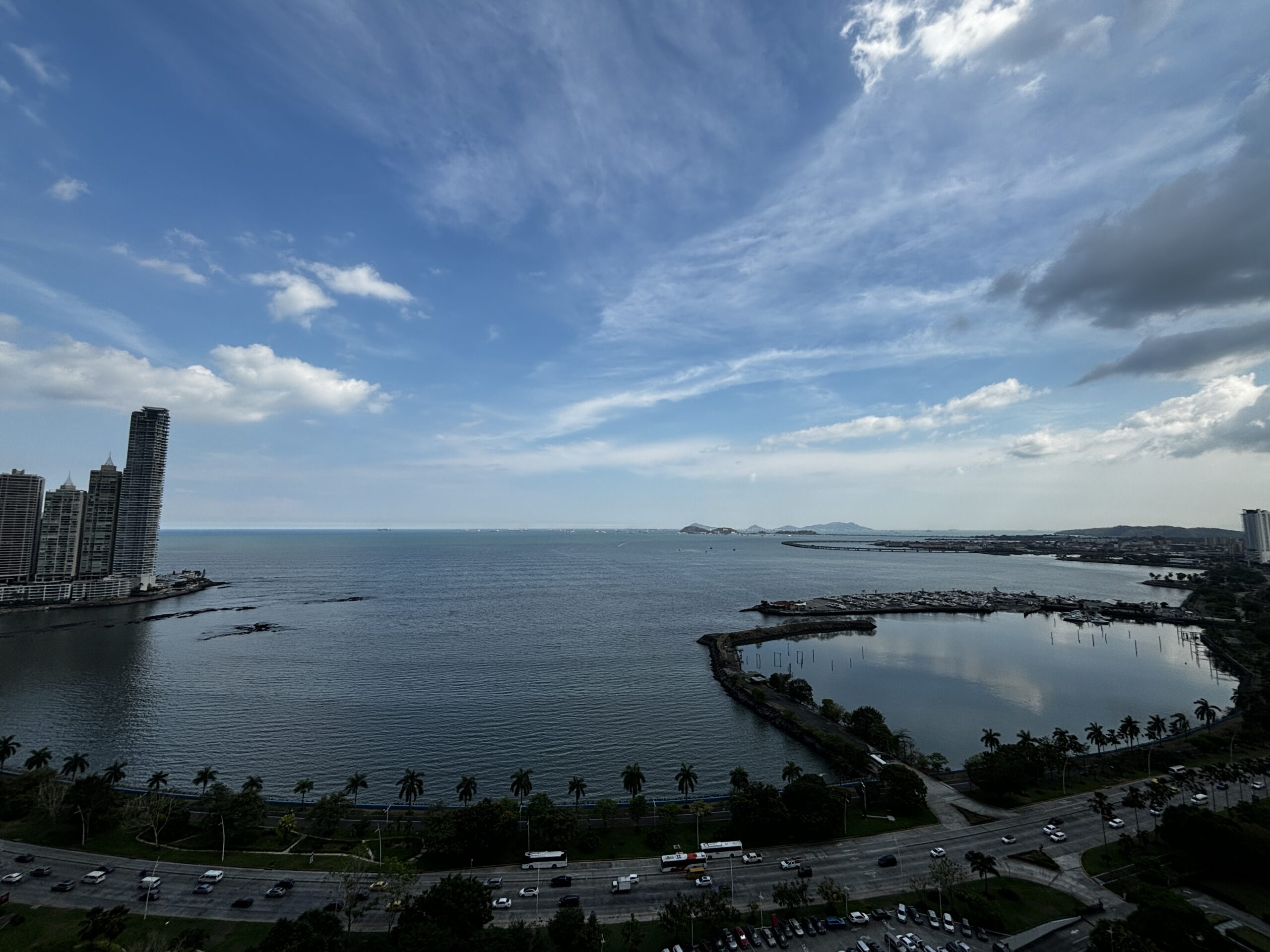 Apartamento en Ave. Balboa con vista al mar