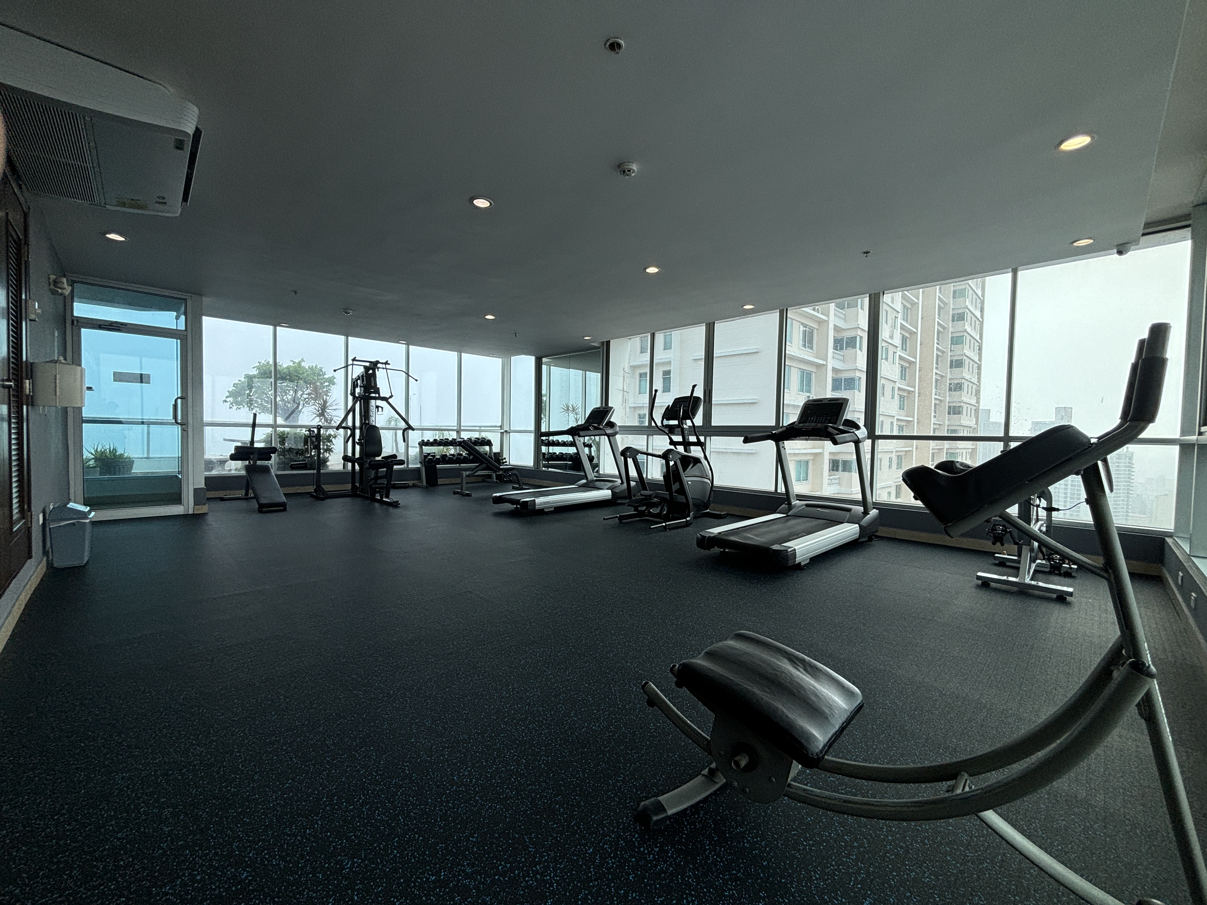 Apartamento en Ave. Balboa con vista al mar