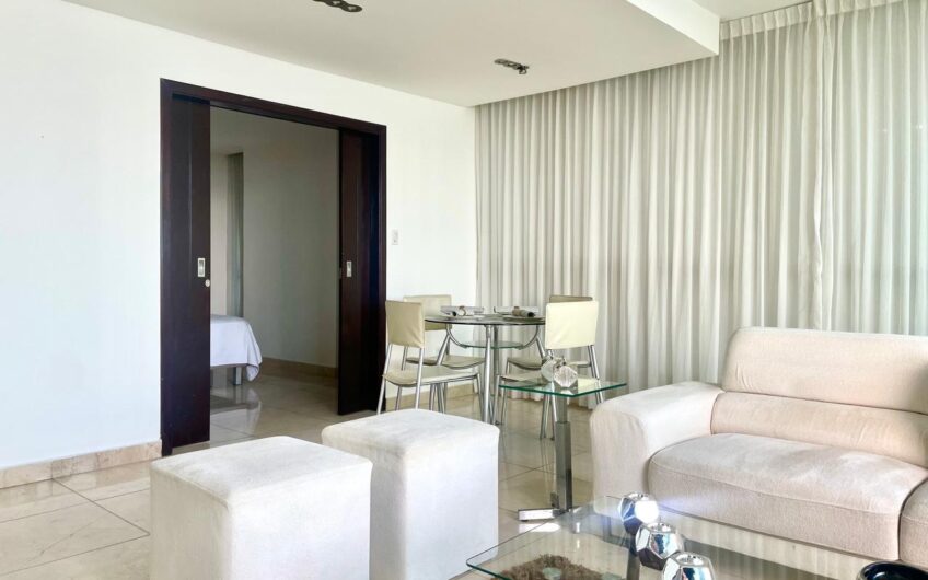 Alquiler con vista al mar en Avenida Balboa amoblado completo