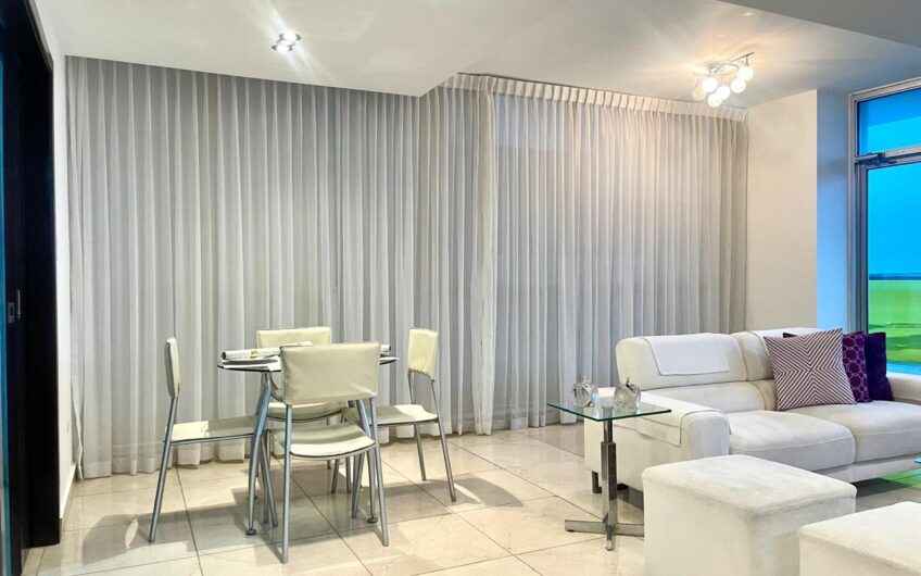 Alquiler con vista al mar en Avenida Balboa amoblado completo