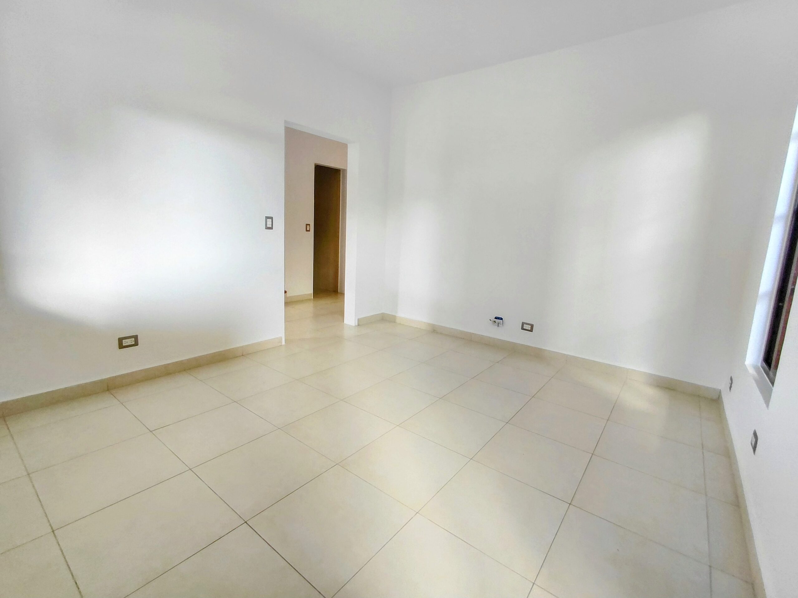 ¡Venta! Casa unifamiliar de 4 Recámaras en Costa Sur.