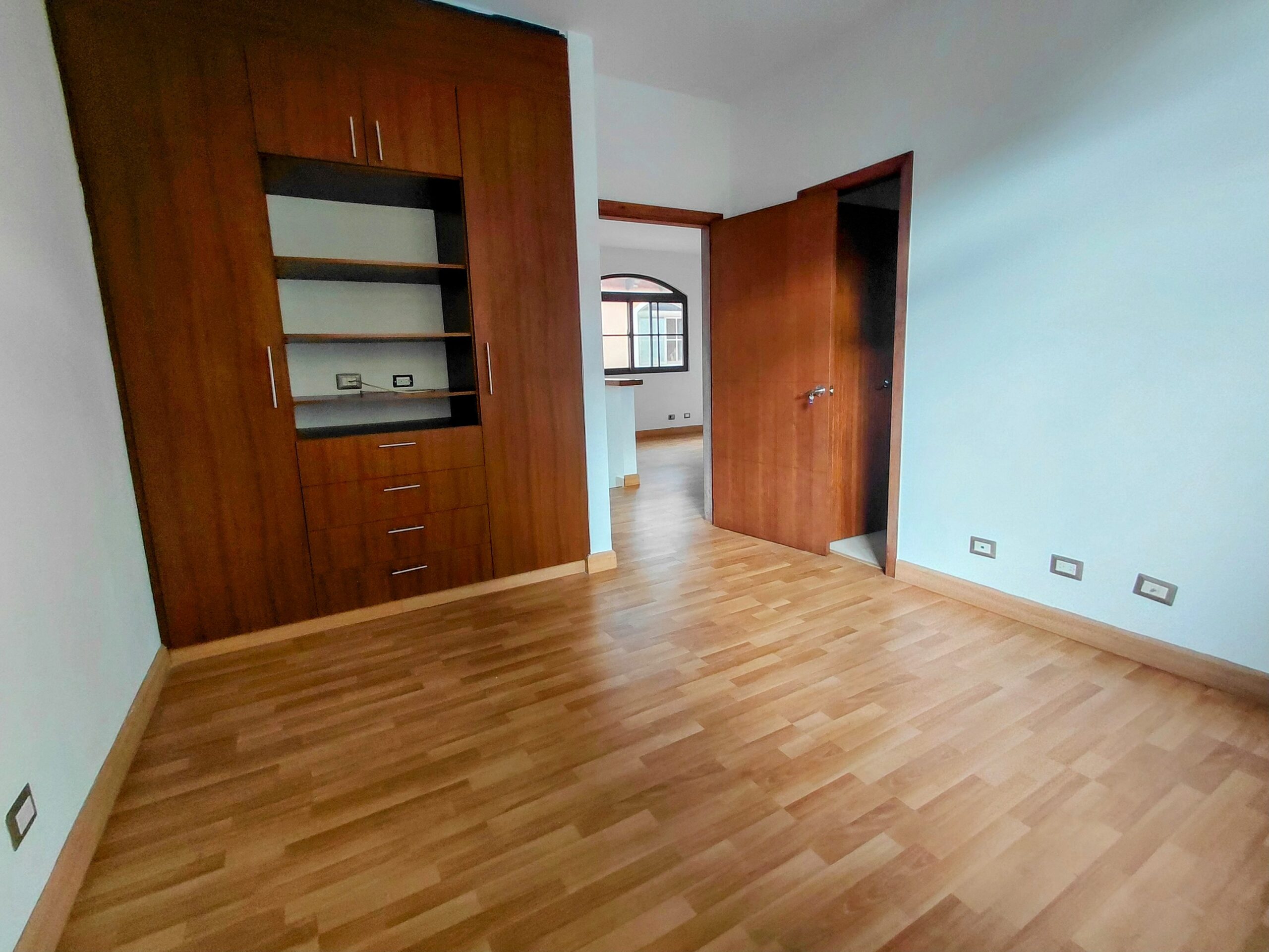 ¡Venta! Casa unifamiliar de 4 Recámaras en Costa Sur.