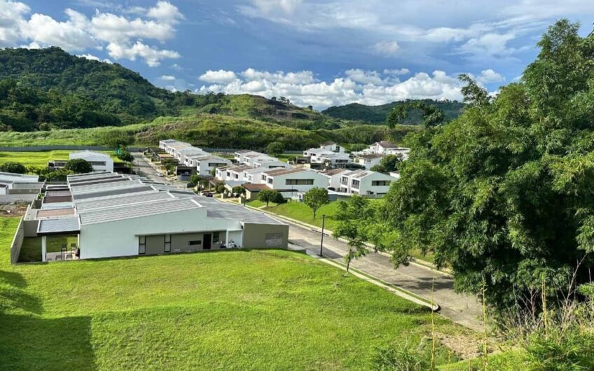 Vive en Barrio Alto Casas modernas en la ciudad